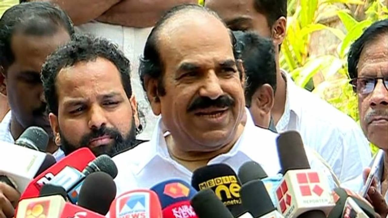 'കശ്മീരിൽ അപ്രഖ്യാപിത അടിയന്തരാവസ്ഥ, കേന്ദ്ര നീക്കം വീഴ്ചകൾ മറയ്ക്കാൻ': കോടിയേരി 'കശ്മീരിൽ അപ്രഖ്യാപിത അടിയന്തരാവസ്ഥ, കേന്ദ്ര നീക്കം വീഴ്ചകൾ മറയ്ക്കാൻ': കോടിയേരി