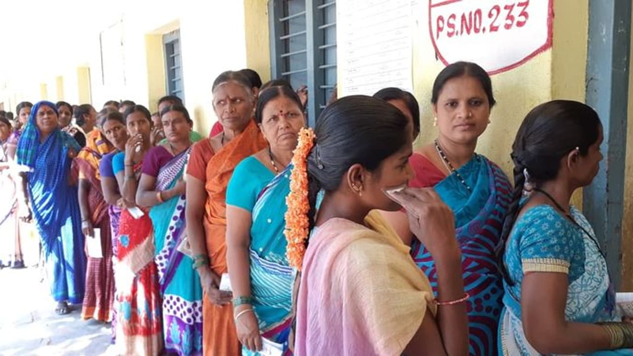 Assembly Elections : తెలంగాణ మహిళలు రాజకీయాలు చేయలేరా? Assembly Elections : తెలంగాణ మహిళలు రాజకీయాలు చేయలేరా?