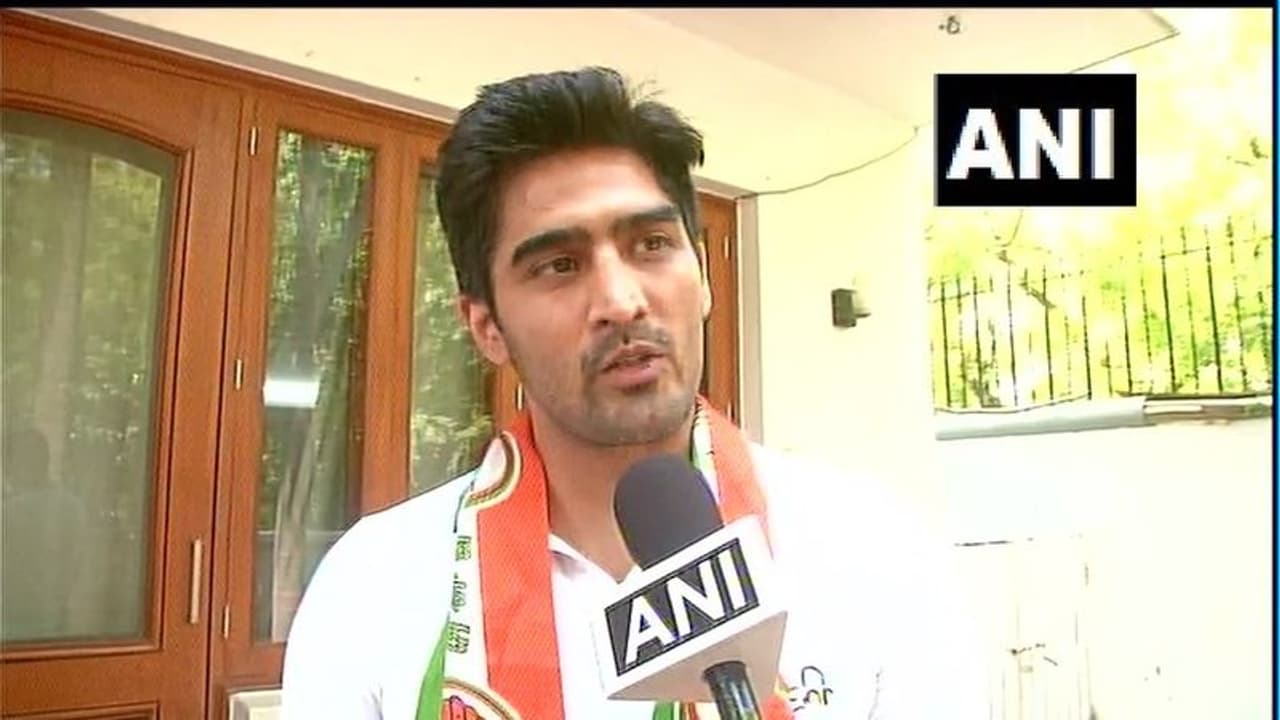 Lok Sabha election results 2019: Congress's Vijender Singh battles it out with Ramesh Bidhuri in South Delhi