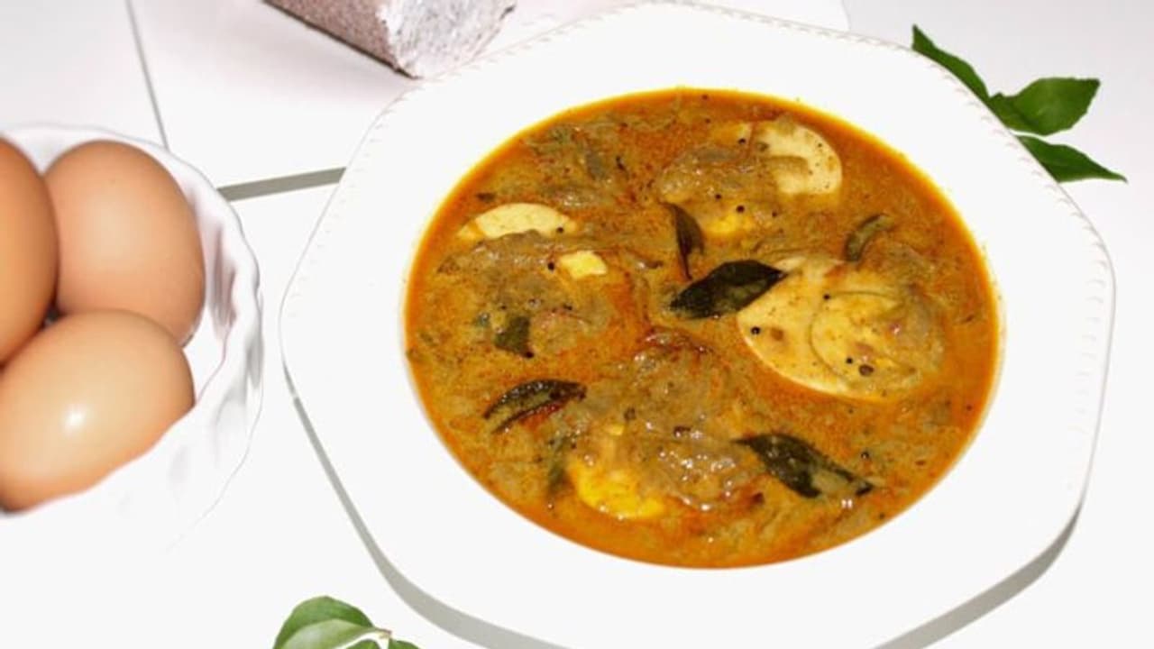 வீடு மணக்க, கை மணக்க செட்டிநாடு முட்டை குழம்பு; செஞ்சு அசத்துங்க!!