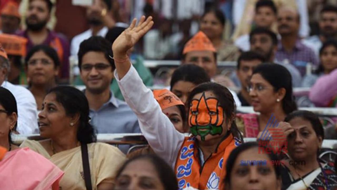 பாஜக கட்சியில் இணைந்த பிரபல நடிகரின் மகன்! பாஜக கட்சியில் இணைந்த பிரபல நடிகரின் மகன்!