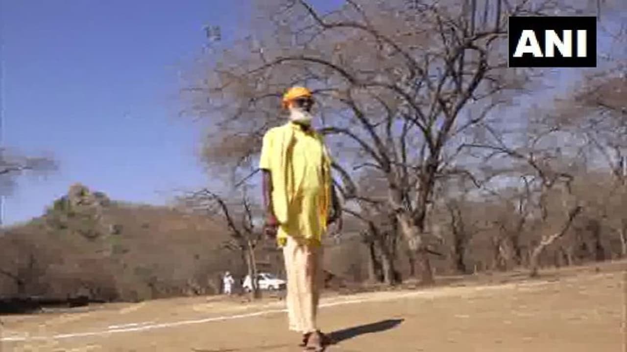 ಗುಜರಾತ್ ಮತಗಟ್ಟೆಯಲ್ಲಿ 100% ಮತದಾನ: ಅಜ್ಜನ ಗಮ್ಮತ್ತಿಗೆ ಆಯೋಗದ ಅನುದಾನ! ಗುಜರಾತ್ ಮತಗಟ್ಟೆಯಲ್ಲಿ 100% ಮತದಾನ: ಅಜ್ಜನ ಗಮ್ಮತ್ತಿಗೆ ಆಯೋಗದ ಅನುದಾನ!