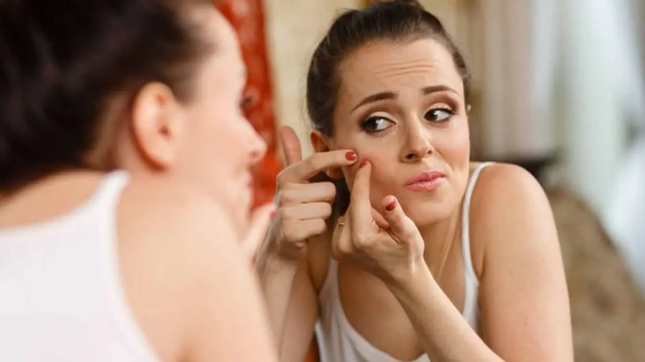 മുഖക്കുരു മാറ്റാൻ വീട്ടിൽ പരീക്ഷിക്കാവുന്ന 3 തരം ഫേസ് പാക്കുകൾ ഇതാ... മുഖക്കുരു മാറ്റാൻ വീട്ടിൽ പരീക്ഷിക്കാവുന്ന 3 തരം ഫേസ് പാക്കുകൾ ഇതാ...