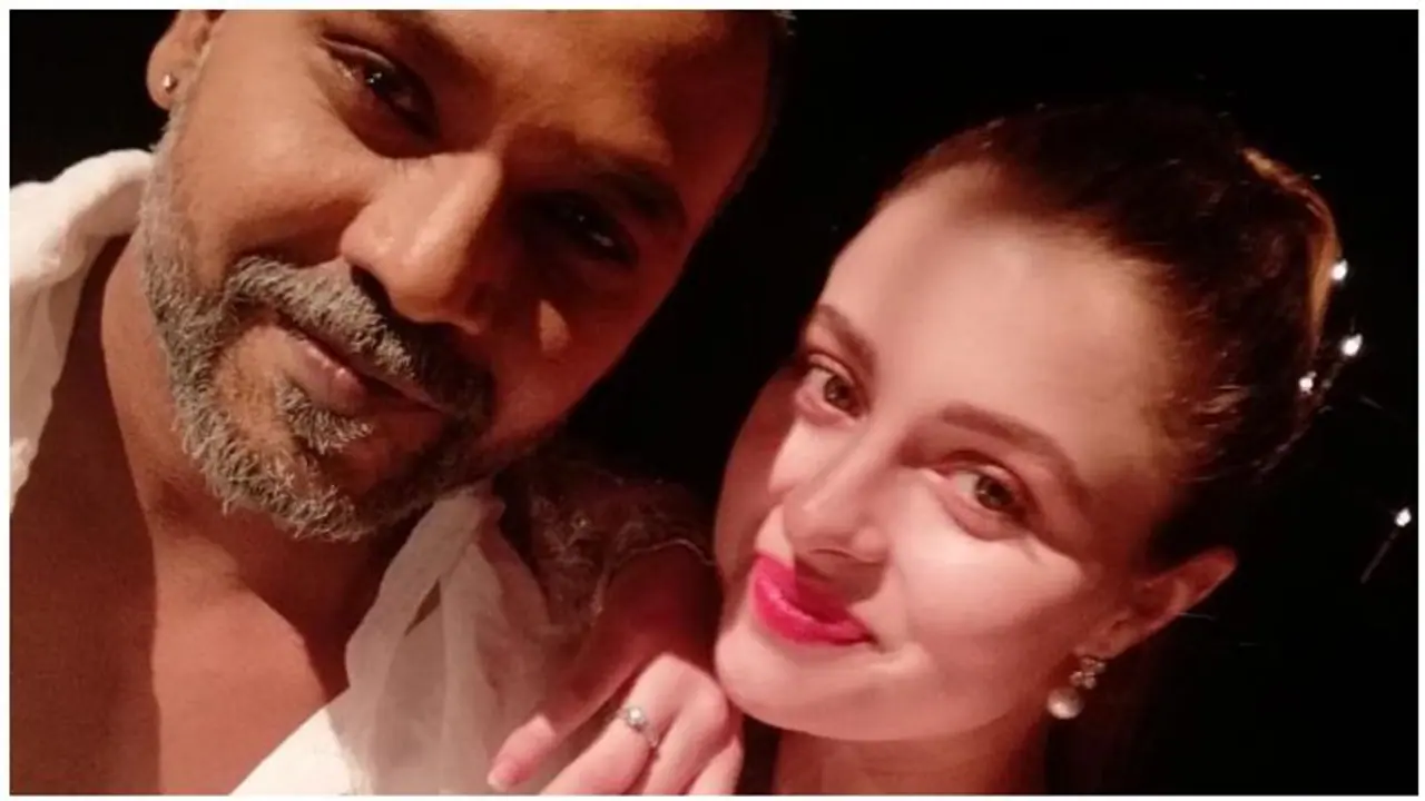 மிரட்டி பாலியல் தொல்லை... நடிகர் மீது காஞ்சனா 3 பட நடிகை புகார்..! மிரட்டி பாலியல் தொல்லை... நடிகர் மீது காஞ்சனா 3 பட நடிகை புகார்..!