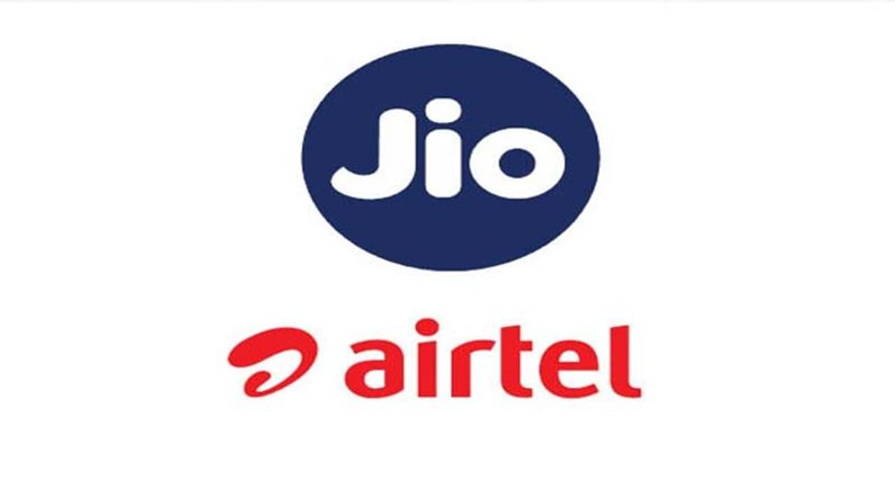 జియో ప్రభంజనం: ఎయిర్టెల్ను వెనక్కినెట్టి 2వ స్థానంలోకి! జియో ప్రభంజనం: ఎయిర్టెల్ను వెనక్కినెట్టి 2వ స్థానంలోకి!