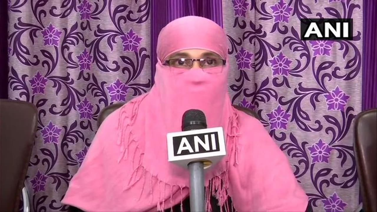 ఖతార్లో తెలంగాణ మహిళపై చిత్ర హింసలు: సుష్మాకు వినతి ఖతార్లో తెలంగాణ మహిళపై చిత్ర హింసలు: సుష్మాకు వినతి