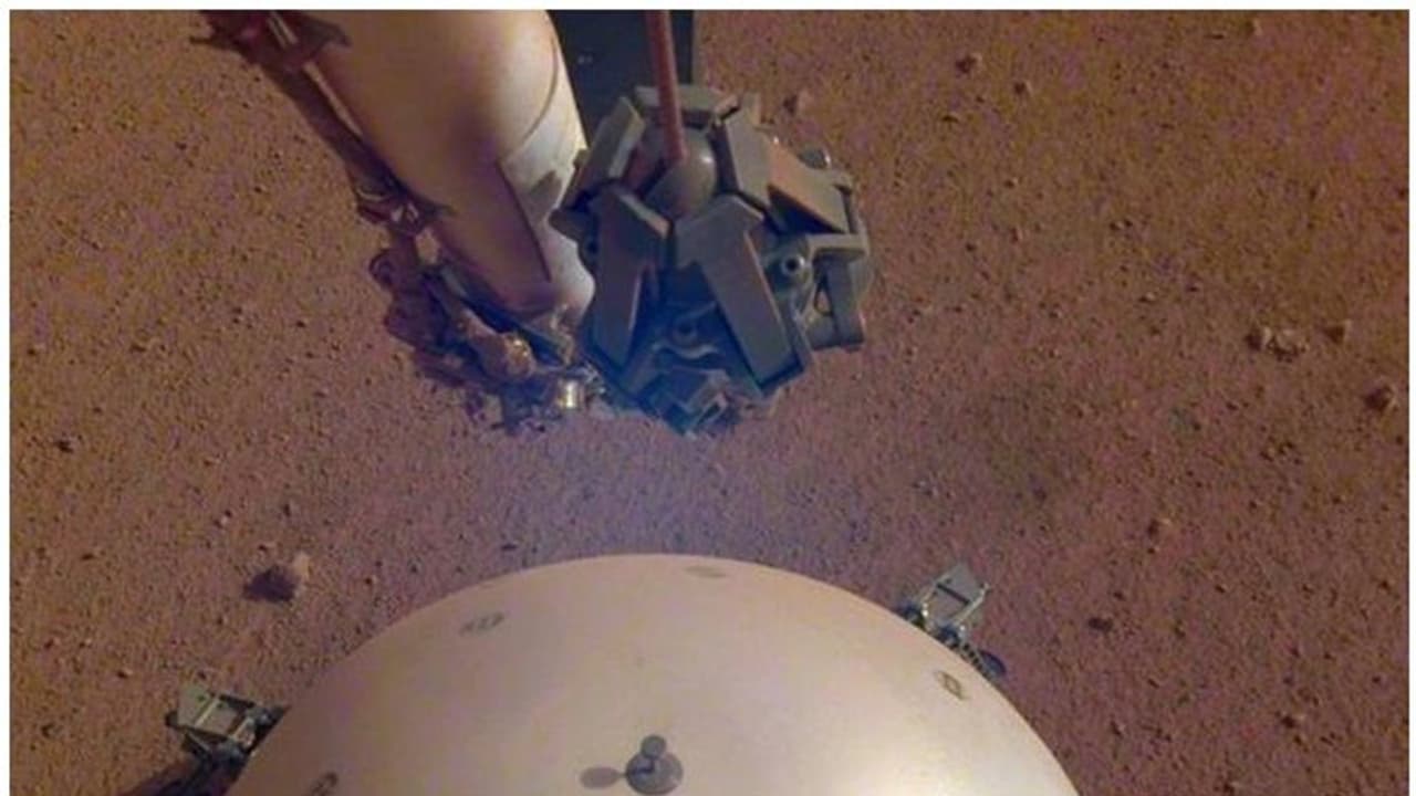 అరుణ గ్రహంపైకి సూర్యుడు అరుణ గ్రహంపైకి సూర్యుడు