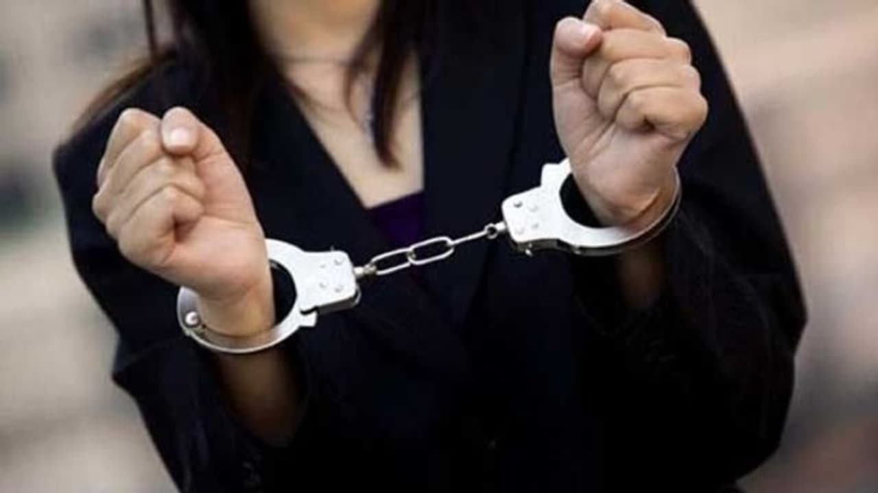 ഒരു വർഷത്തിനിടെ ഏഴ് പേർക്കെതിരെ പീഡന പരാതി; യുവതിക്കെതിരെ അന്വേഷണത്തിന് വനിതാ കമ്മിഷൻ നിർദേശം ഒരു വർഷത്തിനിടെ ഏഴ് പേർക്കെതിരെ പീഡന പരാതി; യുവതിക്കെതിരെ അന്വേഷണത്തിന് വനിതാ കമ്മിഷൻ നിർദേശം