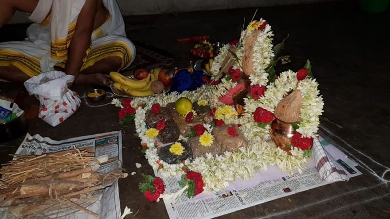 ’ಪ್ರೀಮಿಯರ್ ಪದ್ಮಿನಿ’ ಯಶಸ್ಸಿಗೆ ಥಿಯೇಟರ್‌ನಲ್ಲೇ ಹೋಮ ಮಾಡಿಸಿದ ಜಗ್ಗೇಶ್