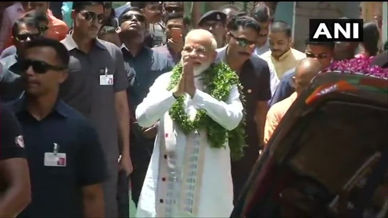 వారణాసి నుండి నామినేషన్ దాఖలు చేసిన మోడీ వారణాసి నుండి నామినేషన్ దాఖలు చేసిన మోడీ