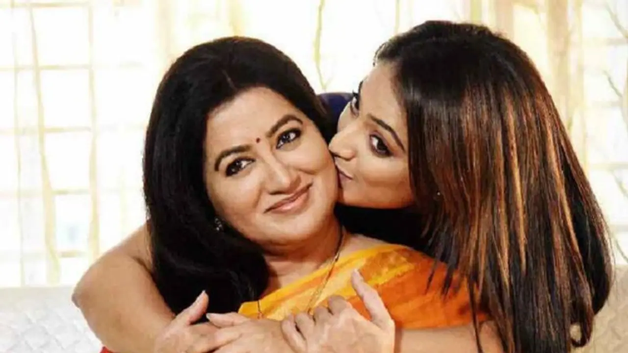 ಅಮ್ಮನ ಜೊತೆ ಸೆಲ್ಫಿ ತೆಗೆದುಕೊಳ್ಳಿ; ಗಿಫ್ಟ್ ಗೆಲ್ಲಿ! ಅಮ್ಮನ ಜೊತೆ ಸೆಲ್ಫಿ ತೆಗೆದುಕೊಳ್ಳಿ; ಗಿಫ್ಟ್ ಗೆಲ್ಲಿ!