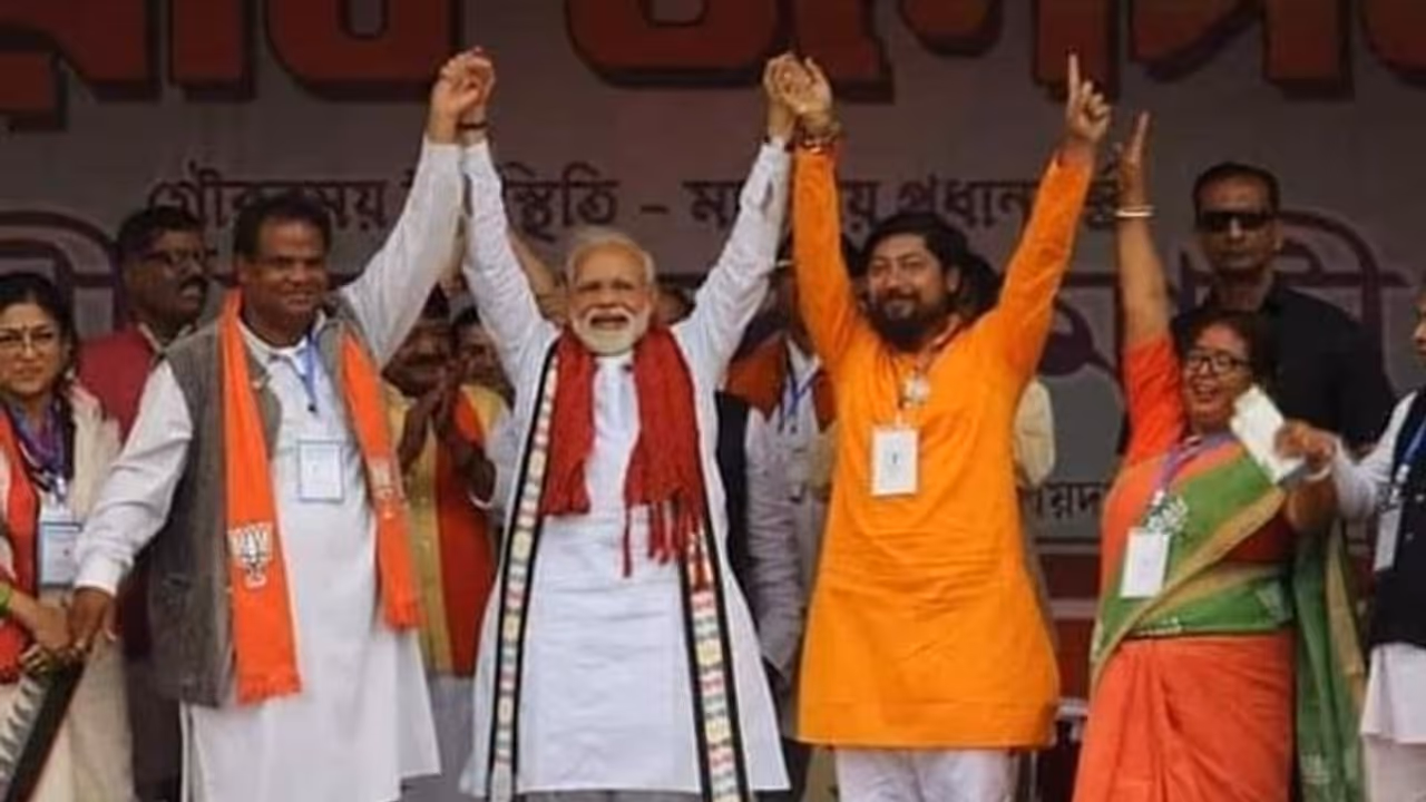 বিচ্ছিনতাবাদীদের বন্ধু মমতা! কোচবিহারে হুঙ্কার মোদীর বিচ্ছিনতাবাদীদের বন্ধু মমতা! কোচবিহারে হুঙ্কার মোদীর