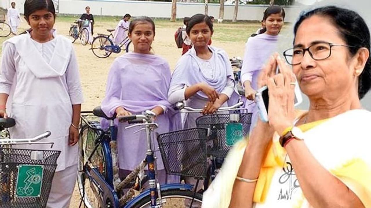 মিলল ইউনেস্কোর শিরোপা, ভোটের বাজারে মমতার গাড়িতে বাড়তি মাইলেজ মিলল ইউনেস্কোর শিরোপা, ভোটের বাজারে মমতার গাড়িতে বাড়তি মাইলেজ