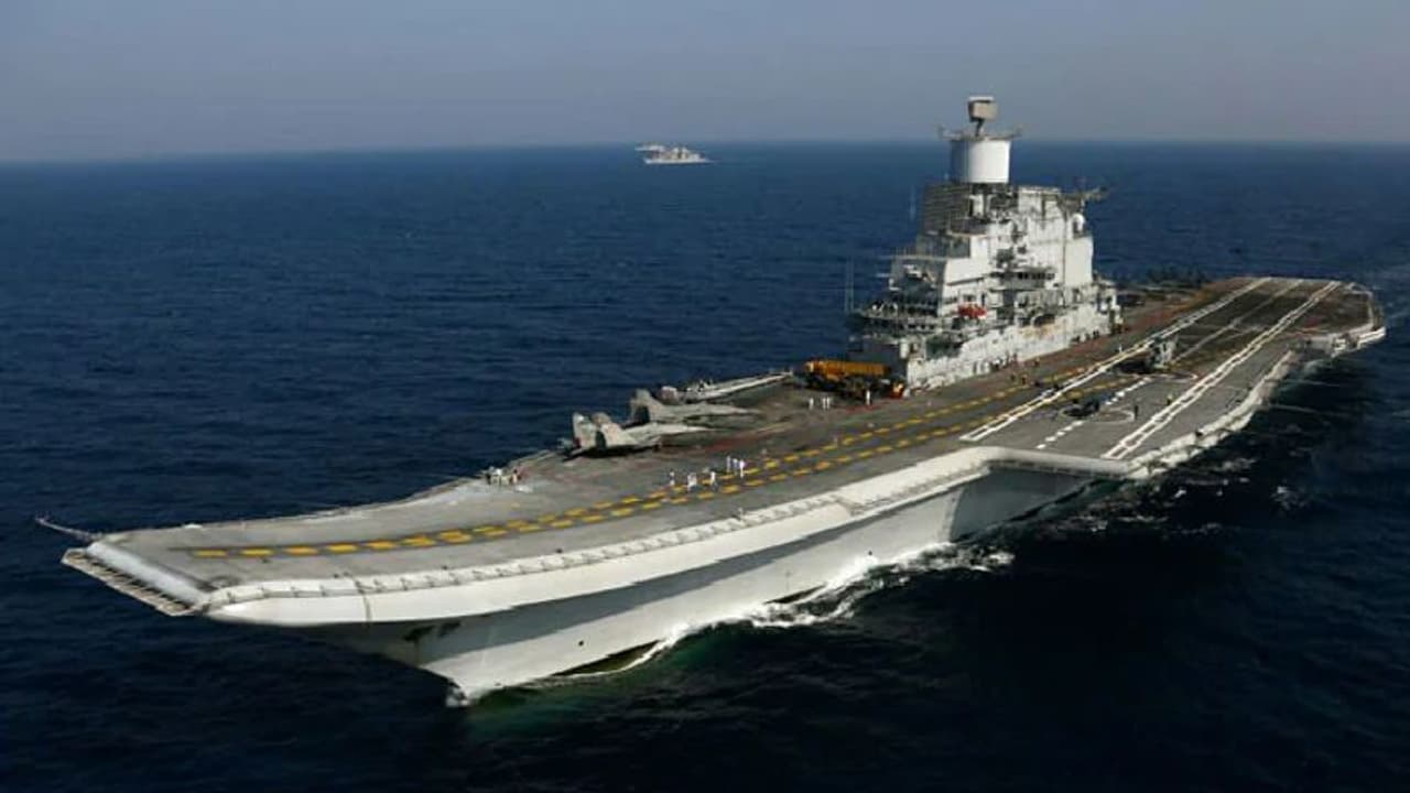 INS ವಿಕ್ರಮಾದಿತ್ಯ ಯುದ್ಧ ನೌಕೆಯಲ್ಲಿ ಬೆಂಕಿ, ನೌಕಾಧಿಕಾರಿ ಸಾವು! INS ವಿಕ್ರಮಾದಿತ್ಯ ಯುದ್ಧ ನೌಕೆಯಲ್ಲಿ ಬೆಂಕಿ, ನೌಕಾಧಿಕಾರಿ ಸಾವು!