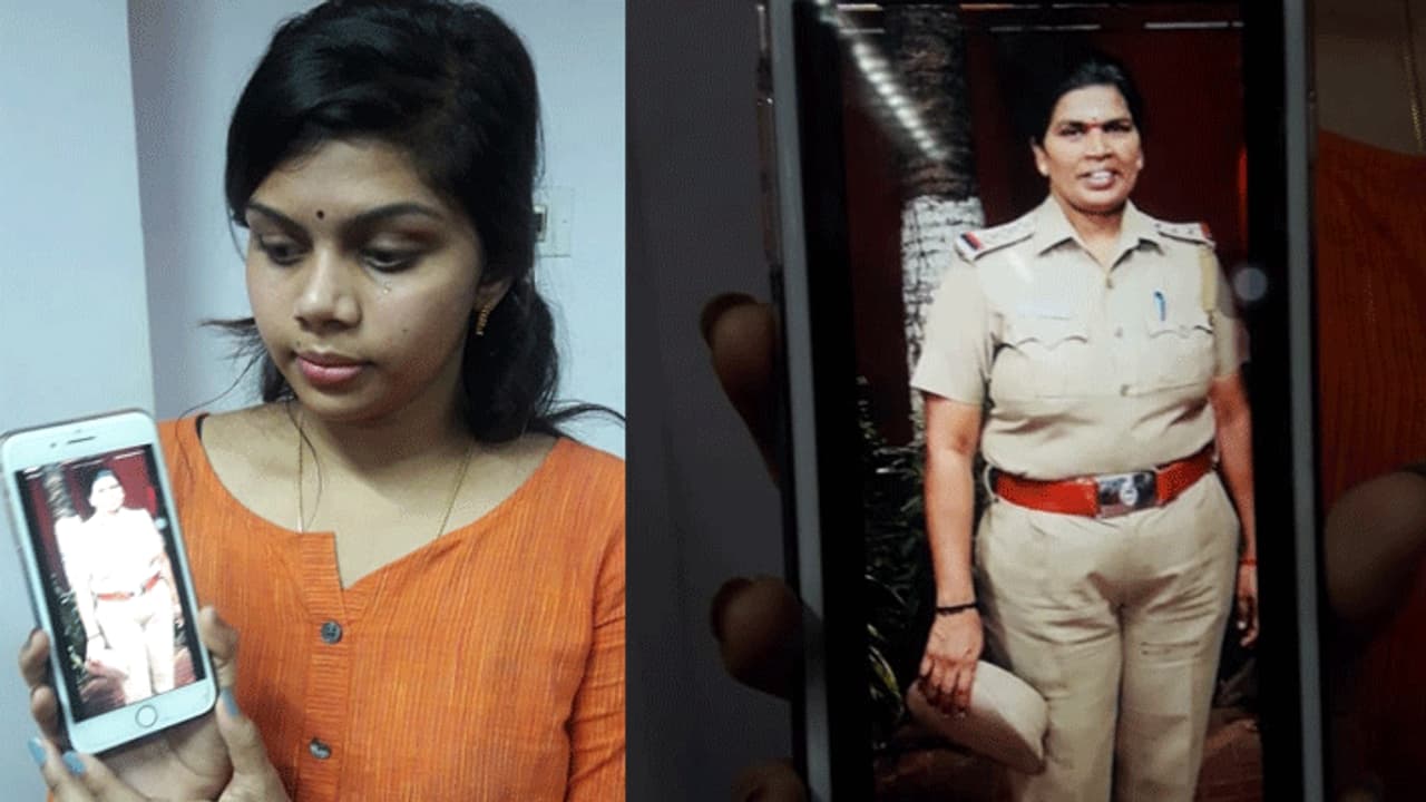 மகளை பார் டான்ஸ் ஆட வைத்து சம்பாதித்த இன்ஸ்பெக்டர் அம்மா..! மகளை பார் டான்ஸ் ஆட வைத்து சம்பாதித்த இன்ஸ்பெக்டர் அம்மா..!