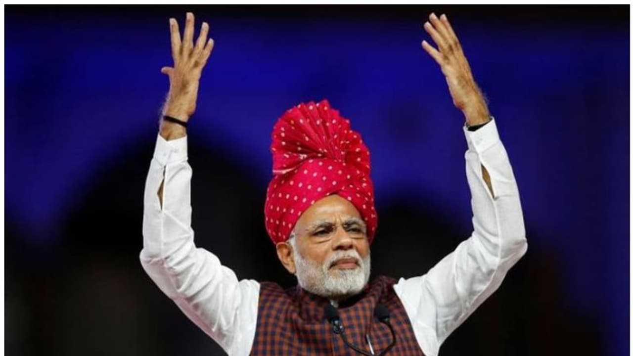 ആരൊക്കെ എതിരെ നിന്നാലും വാരണാസിയില് മോദി തന്നെ; കണക്കിലെ കളികള് പറയുന്നതിങ്ങനെ! ആരൊക്കെ എതിരെ നിന്നാലും വാരണാസിയില് മോദി തന്നെ; കണക്കിലെ കളികള് പറയുന്നതിങ്ങനെ!