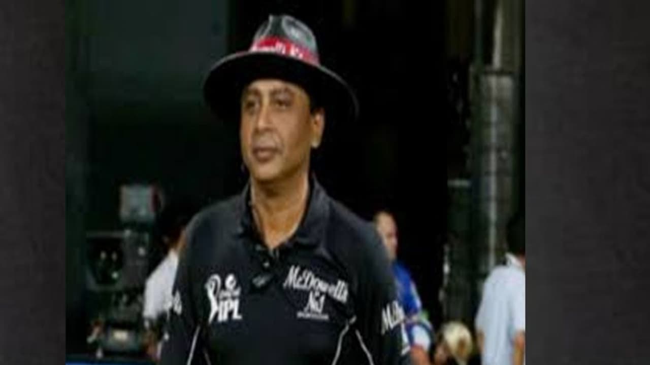 ప్రపంచ కప్ మెగా టోర్నీలో ఇండియన్ అంపైర్... ప్రపంచ కప్ మెగా టోర్నీలో ఇండియన్ అంపైర్...