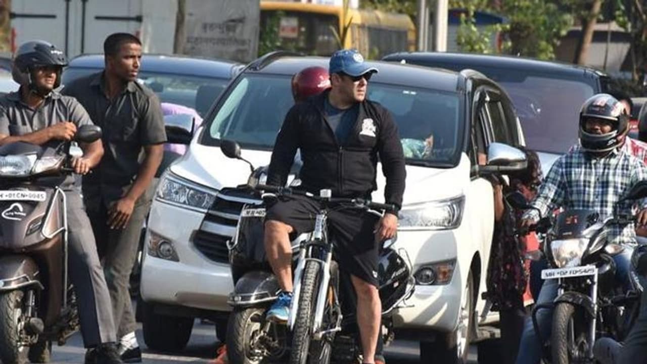 সাংবাদিক নিগ্রহের অভিযোগ উঠল এবার সলমন খানের বিরুদ্ধে, ফের আদালতের পথে ভাইজান সাংবাদিক নিগ্রহের অভিযোগ উঠল এবার সলমন খানের বিরুদ্ধে, ফের আদালতের পথে ভাইজান