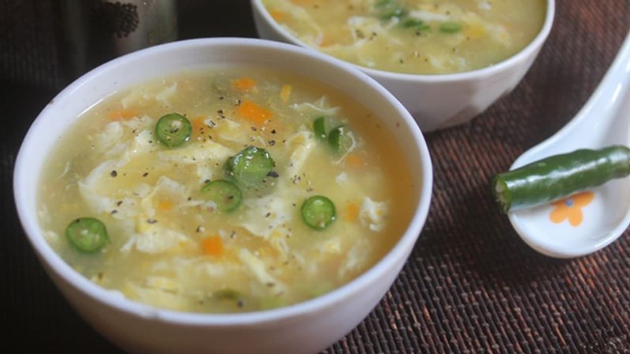 ഹെൽത്തിയും ടേസ്റ്റിയും; സ്വീറ്റ് കോൺ എഗ്ഗ് സൂപ്പ് തയ്യാറാക്കാം