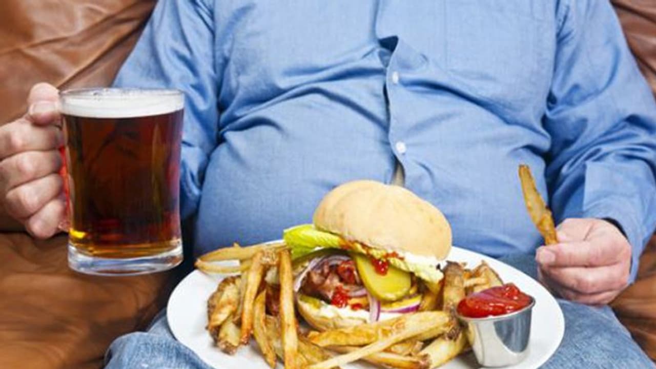 ഈ 4 കാര്യങ്ങൾ ഒഴിവാക്കിയാൽ അമിതവണ്ണം എളുപ്പം കുറയ്ക്കാം ഈ 4 കാര്യങ്ങൾ ഒഴിവാക്കിയാൽ അമിതവണ്ണം എളുപ്പം കുറയ്ക്കാം