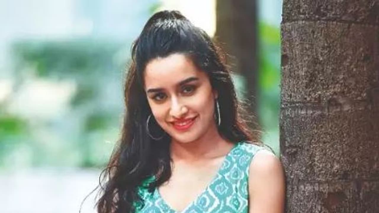 వరస ప్రమోషన్స్ తో విసుగెత్తానంటున్న 'సాహో' హీరోయిన్!