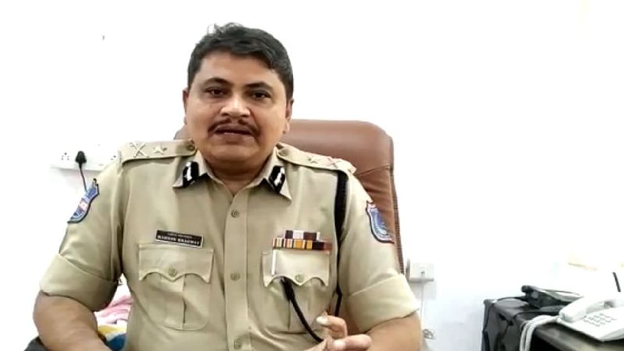 లిఫ్ట్ ఇచ్చి నమ్మించేవాడు, ఆ తర్వాత దారుణాలకు పాల్పడేవాడు : హజీపురా హత్యలపై సీపీ మహేశ్ భగవత్