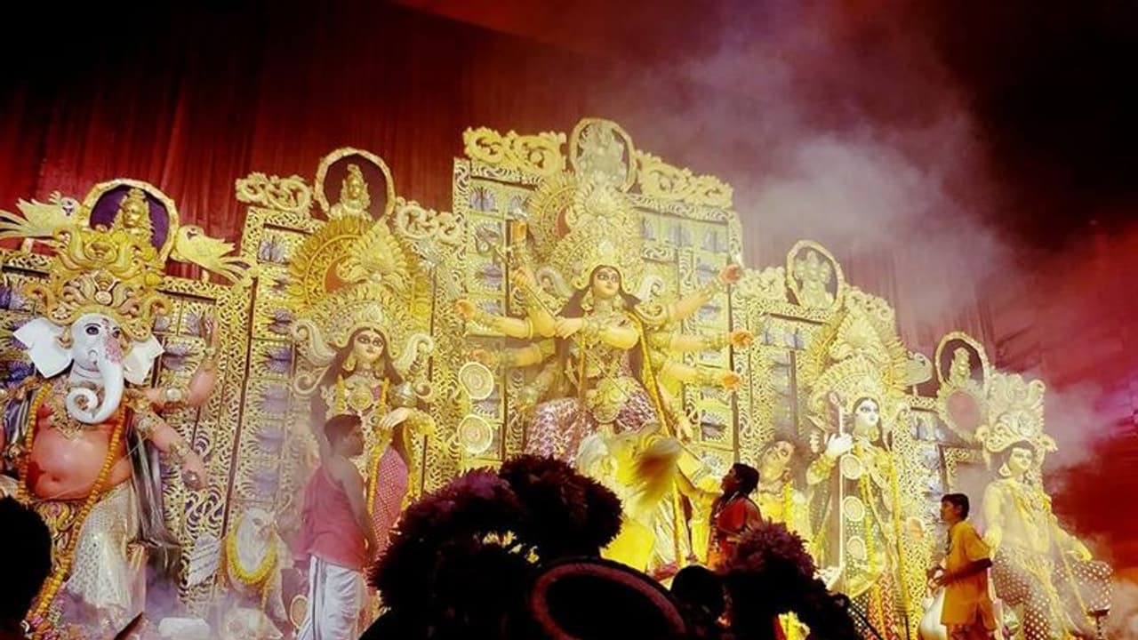 পথ আটকে দুর্গাপুজো বন্ধ, রথের দিনই নির্দেশিকা জারি মমতা বন্দ্যোপাধ্যায়ের পথ আটকে দুর্গাপুজো বন্ধ, রথের দিনই নির্দেশিকা জারি মমতা বন্দ্যোপাধ্যায়ের