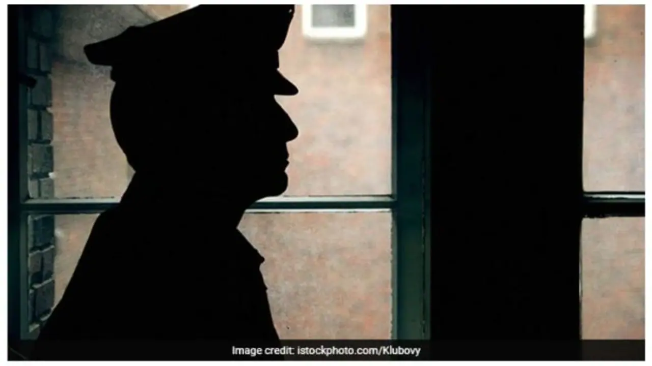 ശമ്പളമില്ല, ക്യാന്സര് രോഗം ചികിത്സിക്കാന് പണമില്ല; ജെറ്റ് എയര്വേസ് ജീവനക്കാരന് ആത്മഹത്യ ചെയ്തു ശമ്പളമില്ല, ക്യാന്സര് രോഗം ചികിത്സിക്കാന് പണമില്ല; ജെറ്റ് എയര്വേസ് ജീവനക്കാരന് ആത്മഹത്യ ചെയ്തു