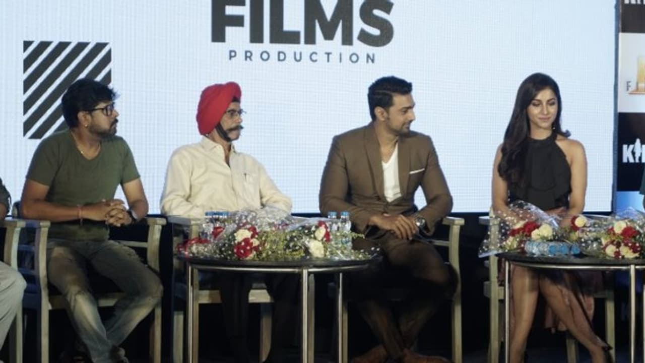 কিডন্যাপ এর ভাবনার উদয় চারকোল দিয়ে আঁকা ও লেখা মিসিং গার্ল দেখেই, জানালেন দেব কিডন্যাপ এর ভাবনার উদয় চারকোল দিয়ে আঁকা ও লেখা মিসিং গার্ল দেখেই, জানালেন দেব