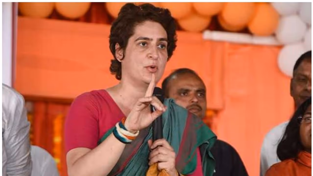 Priyanka Vadra in hot water, NCPCR showcauses her over kids abusing PM in her presence Priyanka Vadra in hot water, NCPCR showcauses her over kids abusing PM in her presence