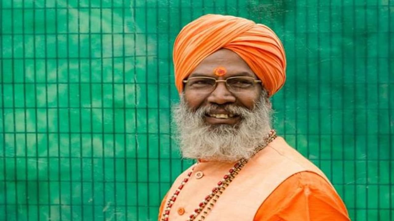 ভোট না দিলেই অভিশাপ! সুখ শান্তি কেড়ে নেওয়ার হুমকি দিলেন সাক্ষী মহারাজ ভোট না দিলেই অভিশাপ! সুখ শান্তি কেড়ে নেওয়ার হুমকি দিলেন সাক্ষী মহারাজ