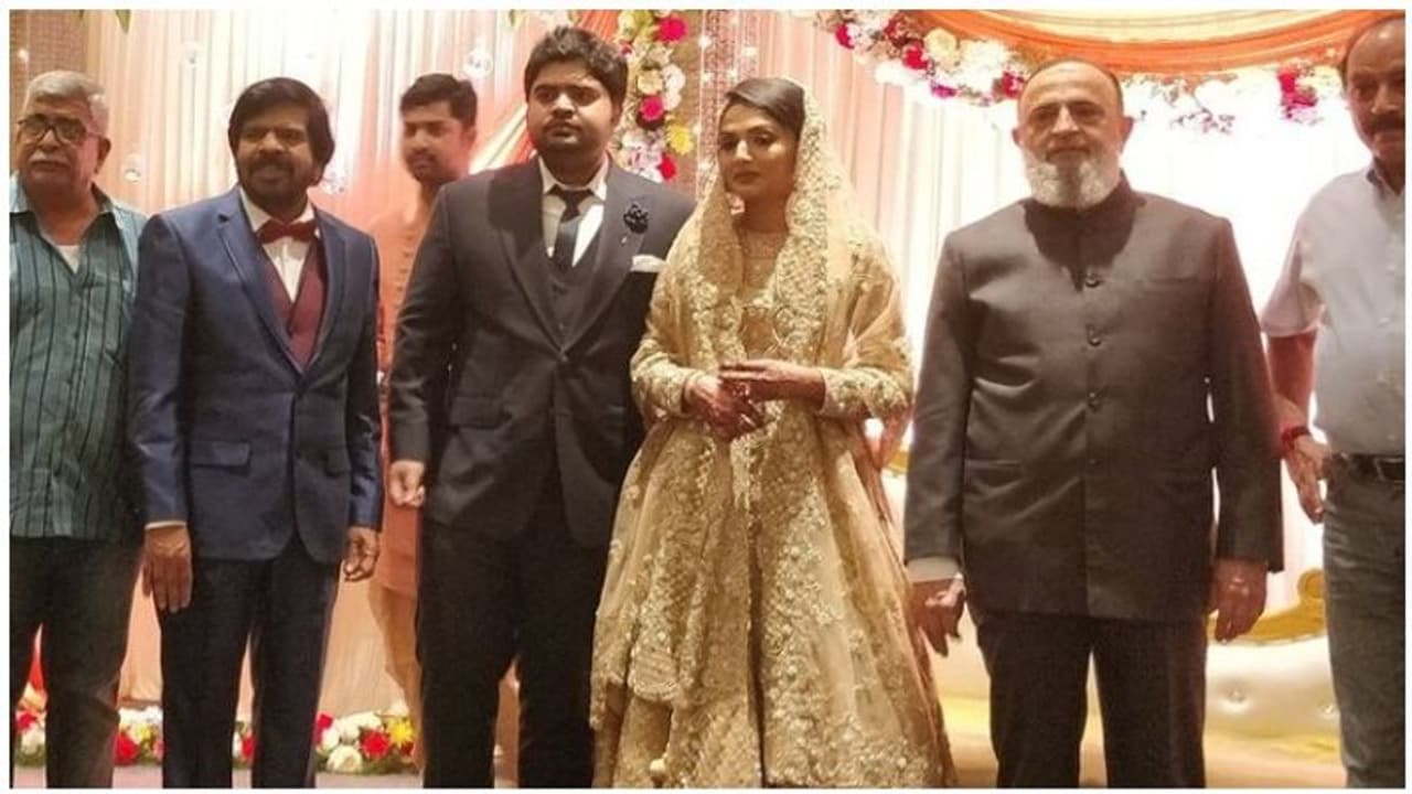 ’குறளரசன் மனைவி புகைப்படத்தைப் பார்க்கத் துடிச்ச கூட்டத்துல ஒருத்தராய்யா நீங்க?’... ’குறளரசன் மனைவி புகைப்படத்தைப் பார்க்கத் துடிச்ச கூட்டத்துல ஒருத்தராய்யா நீங்க?’...