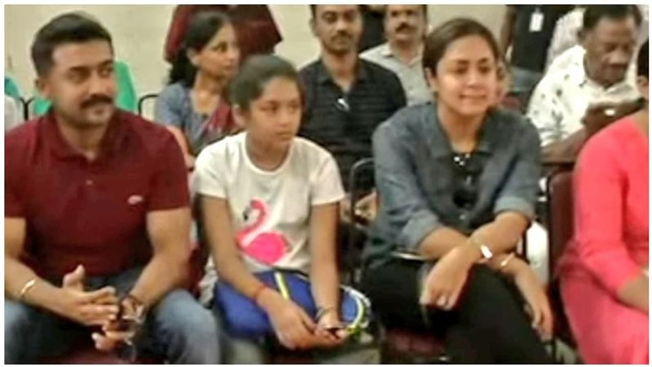 கராத்தே போட்டியில் தேசிய அளவில் அடிச்சித் தூக்கிய சூர்யா ஜோதிகாவின் மகன் தேவ்... கராத்தே போட்டியில் தேசிய அளவில் அடிச்சித் தூக்கிய சூர்யா ஜோதிகாவின் மகன் தேவ்...