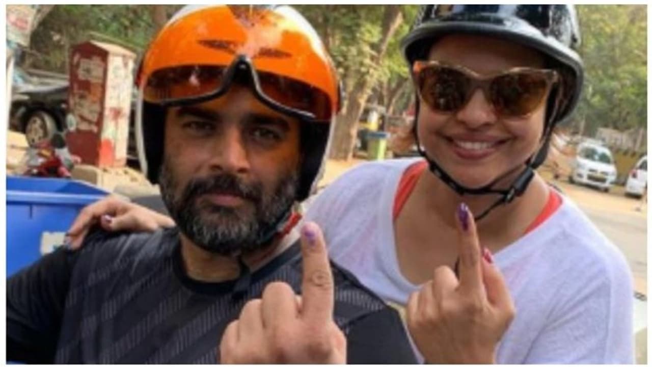 ’ஓட்டுப் போடாதவர்களுக்கு நடு விரலைக் காட்டி நக்கல் செய்த நடிகர் மாதவன்’... ’ஓட்டுப் போடாதவர்களுக்கு நடு விரலைக் காட்டி நக்கல் செய்த நடிகர் மாதவன்’...