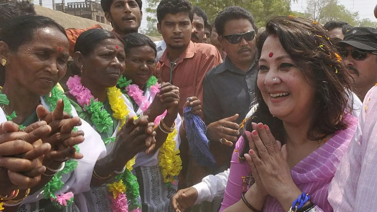 Some mass leader! Moon Moon Sen waited for bed tea while Asansol burned