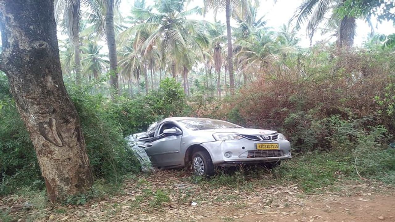 ಸಿಇಟಿ ಬರೆಯಲು ತೆರಳುತ್ತಿದ್ದ ತಿಪಟೂರಿನ ವಿದ್ಯಾರ್ಥಿಗಳು ಅಪಘಾತಕ್ಕೆ ಬಲಿ ಸಿಇಟಿ ಬರೆಯಲು ತೆರಳುತ್ತಿದ್ದ ತಿಪಟೂರಿನ ವಿದ್ಯಾರ್ಥಿಗಳು ಅಪಘಾತಕ್ಕೆ ಬಲಿ