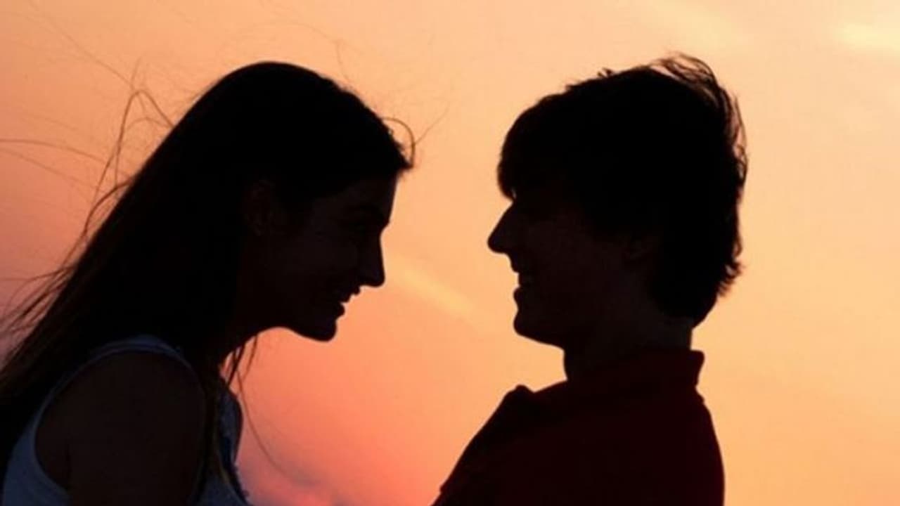 வீட்டில் தனியாக இருந்த கள்ளக்காதல் ஜோடி திடீர் தற்கொலை... இதுதான் காரணமா? வீட்டில் தனியாக இருந்த கள்ளக்காதல் ஜோடி திடீர் தற்கொலை... இதுதான் காரணமா?