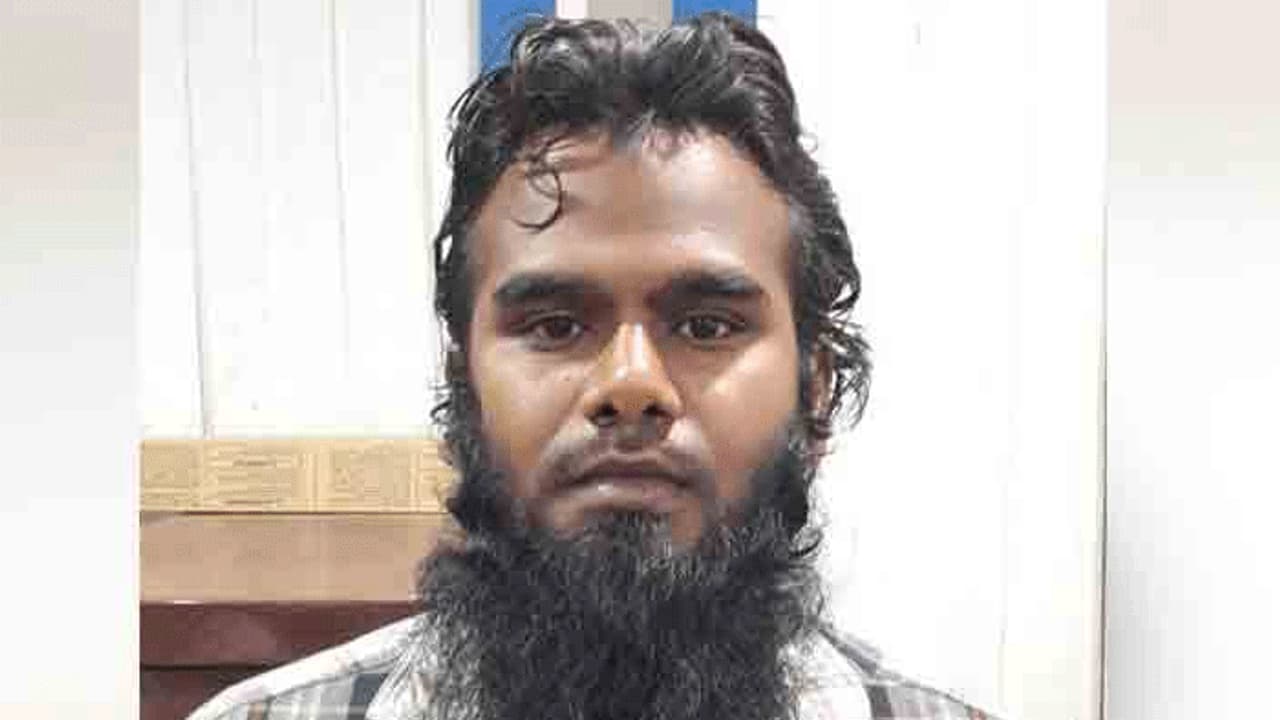 శ్రీలంక పేలుళ్లు... కేరళలో ప్రకంపనలు శ్రీలంక పేలుళ్లు... కేరళలో ప్రకంపనలు