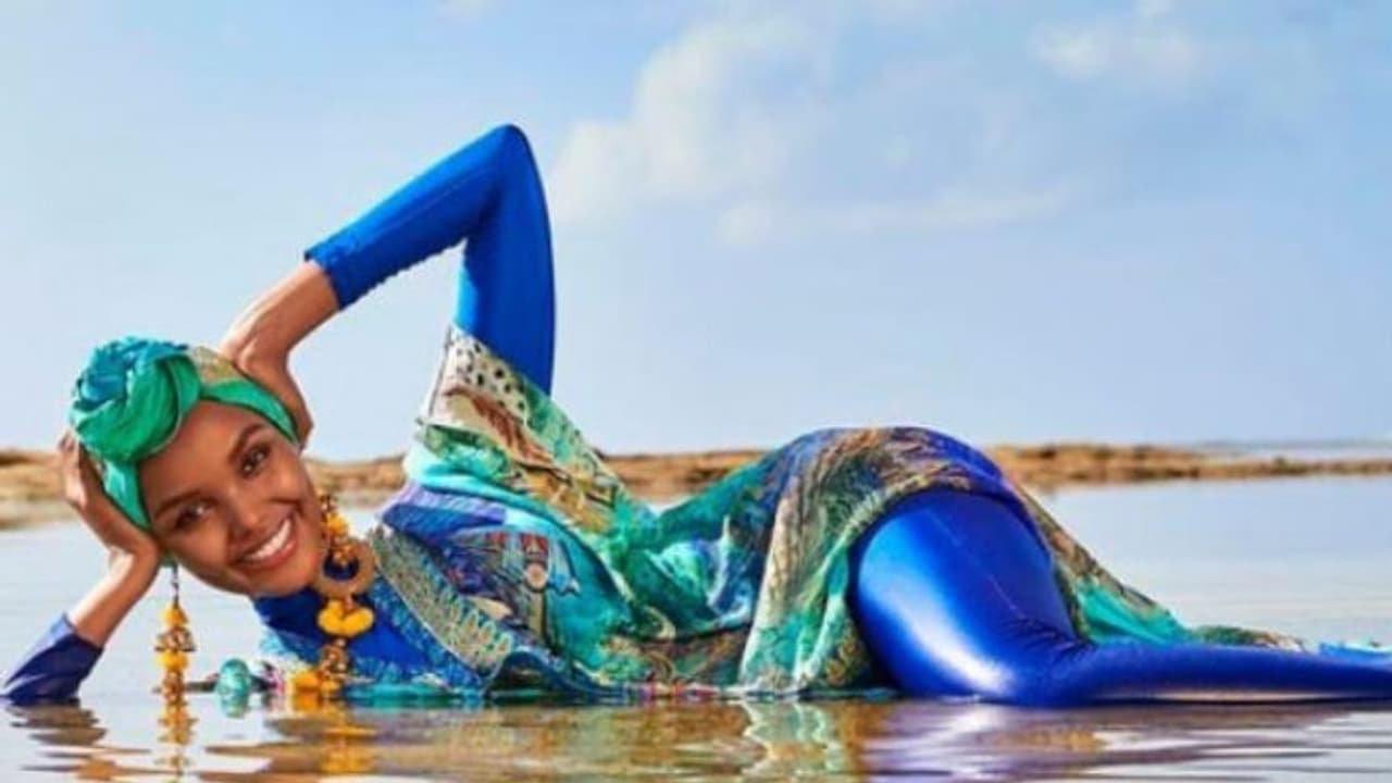 ബിക്കിനിയല്ല, സ്വിം സ്യൂട്ടുമല്ല; മോഡലിംഗില് വിപ്ലവം സൃഷ്ടിച്ച് ഹലീമ ബിക്കിനിയല്ല, സ്വിം സ്യൂട്ടുമല്ല; മോഡലിംഗില് വിപ്ലവം സൃഷ്ടിച്ച് ഹലീമ