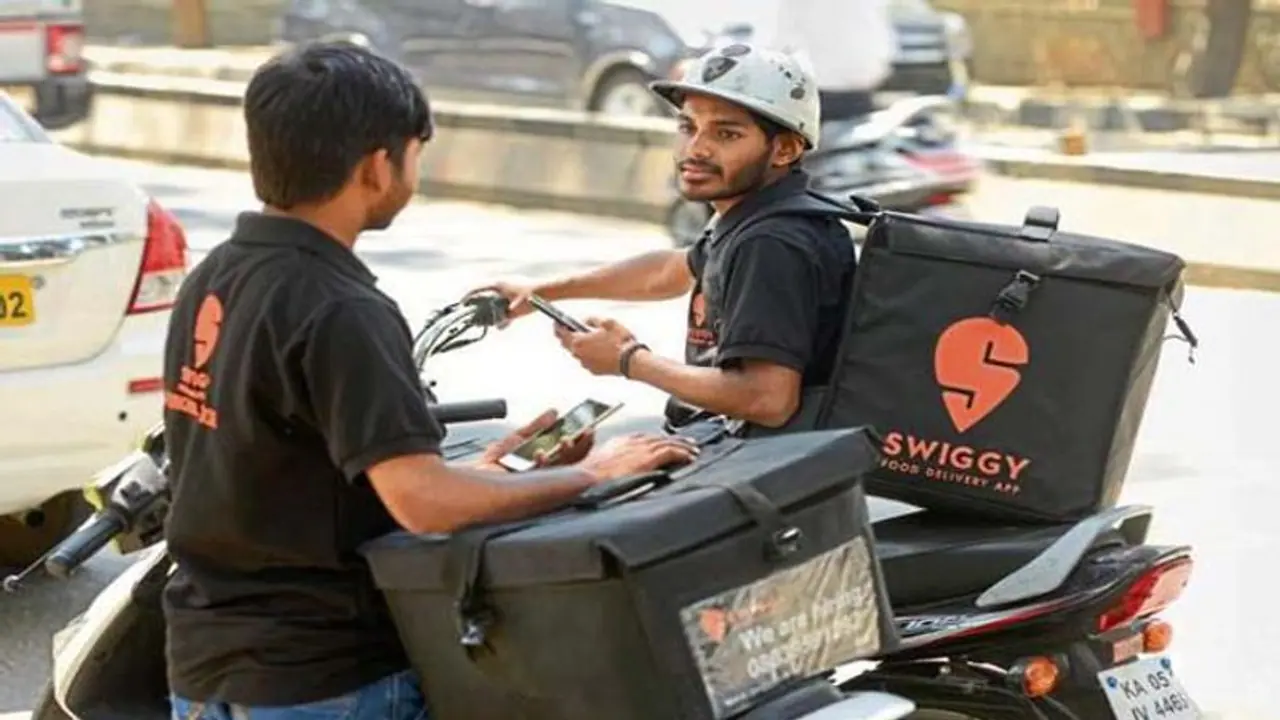 పుడ్ డెలివరీ బాయ్ పై కుక్క దాడి.. స్విగ్గీ సంచలన నిర్ణయం.. పుడ్ డెలివరీ బాయ్ పై కుక్క దాడి.. స్విగ్గీ సంచలన నిర్ణయం..