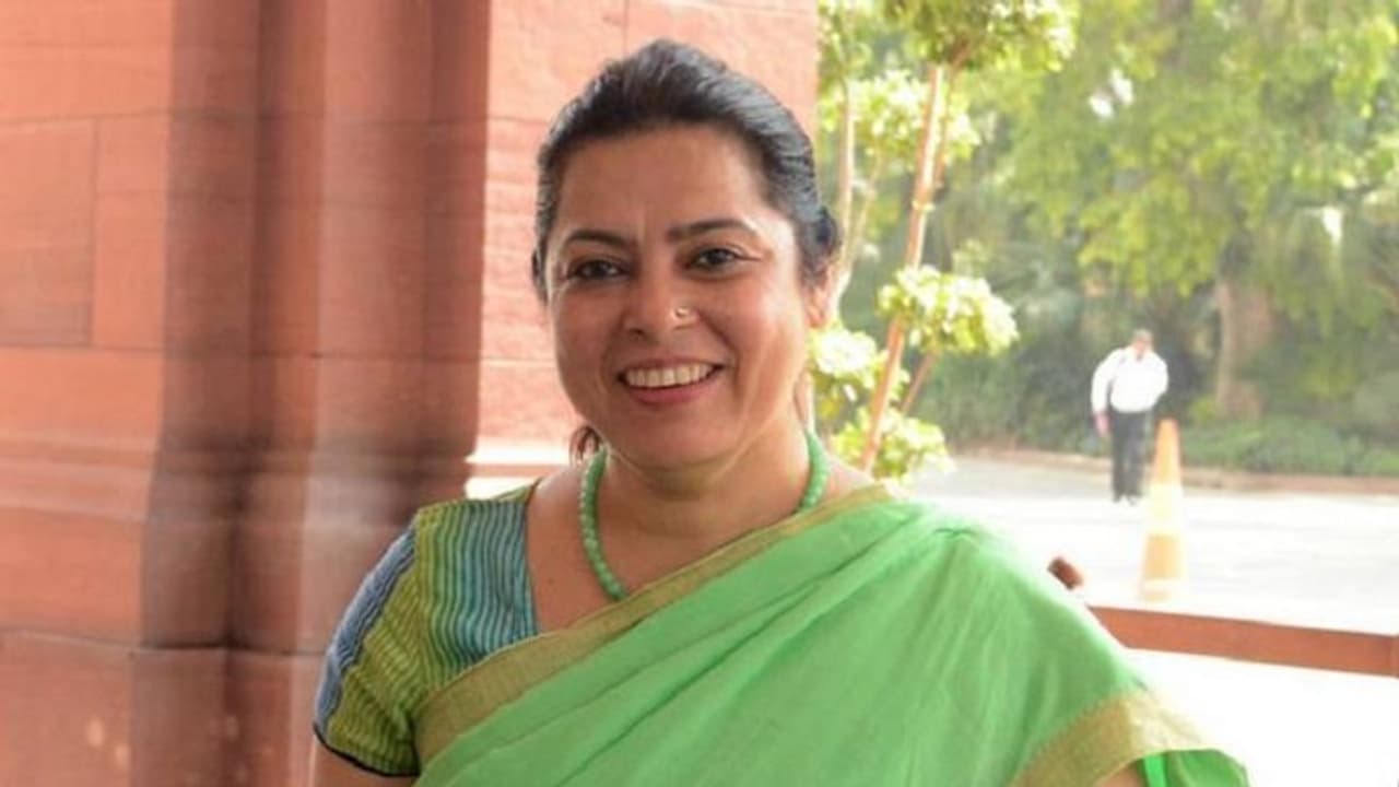 ಅಮಿತ್ ಶಾ ಕೊಡಲ್ಲ ಅಂದ್ರೂ ಮೀನಾಕ್ಷಿ ಲೇಖಿಗೆ ಟಿಕೆಟ್ ಸಿಕ್ಕಿದ್ದು ಹೇಗೆ? ಅಮಿತ್ ಶಾ ಕೊಡಲ್ಲ ಅಂದ್ರೂ ಮೀನಾಕ್ಷಿ ಲೇಖಿಗೆ ಟಿಕೆಟ್ ಸಿಕ್ಕಿದ್ದು ಹೇಗೆ?