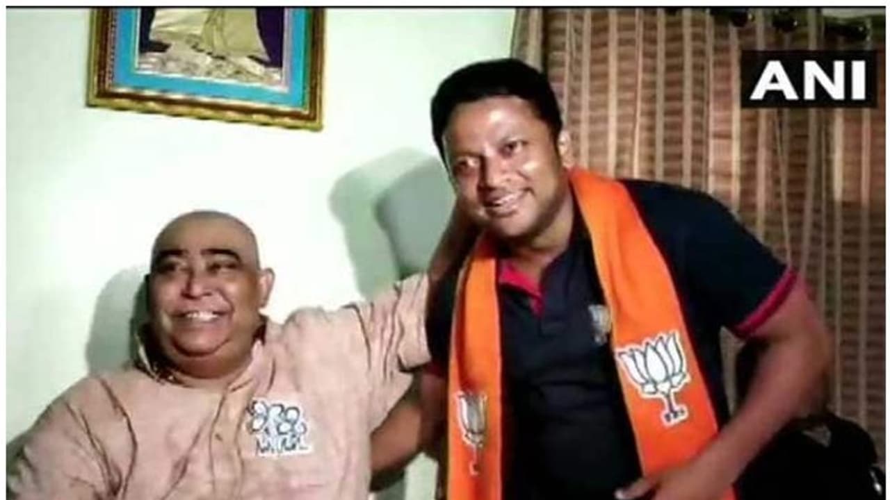 തൃണമൂൽ കോൺഗ്രസ് നേതാവിനൊപ്പം ഉച്ഛഭക്ഷണം; സ്ഥാനാർത്ഥിയോട് വിശദീകരണം തേടി ബിജെപി തൃണമൂൽ കോൺഗ്രസ് നേതാവിനൊപ്പം ഉച്ഛഭക്ഷണം; സ്ഥാനാർത്ഥിയോട് വിശദീകരണം തേടി ബിജെപി