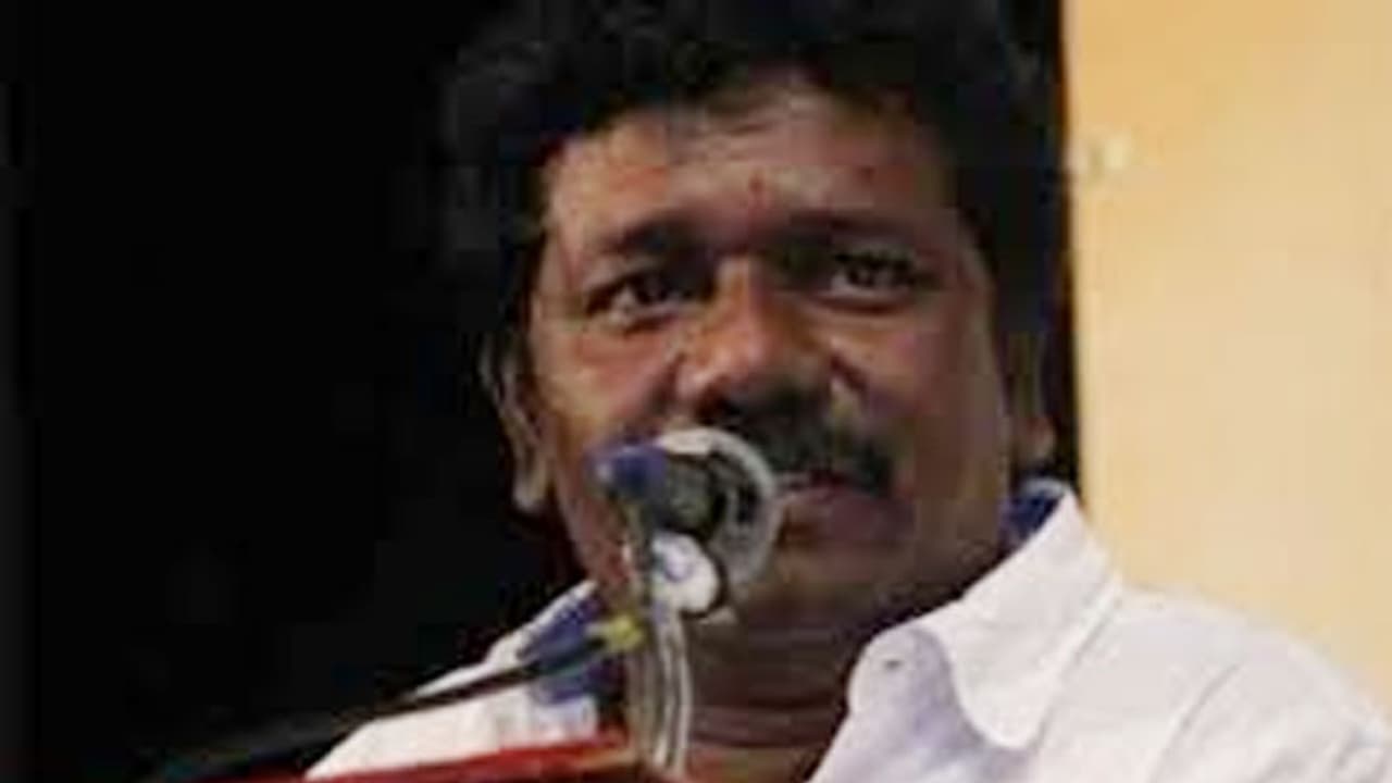 முக்குலத்தோர் புலிப்படை அதிமுக கூட்டணியில் தொடர்கிறது.. விரைவில் சசிகலாவை சந்திப்பேன்.. கருணாஸ் அதிரடி. முக்குலத்தோர் புலிப்படை அதிமுக கூட்டணியில் தொடர்கிறது.. விரைவில் சசிகலாவை சந்திப்பேன்.. கருணாஸ் அதிரடி.