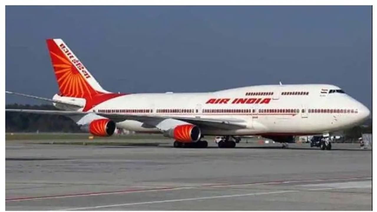 ನಿನಗೆ ಪ್ರತಿದಿನವೂ ಸೆಕ್ಸ್‌ ಬೇಡವೇ : ಮಹಿಳಾ ಪೈಲಟ್‌ಗೆ ಪ್ರಶ್ನೆ