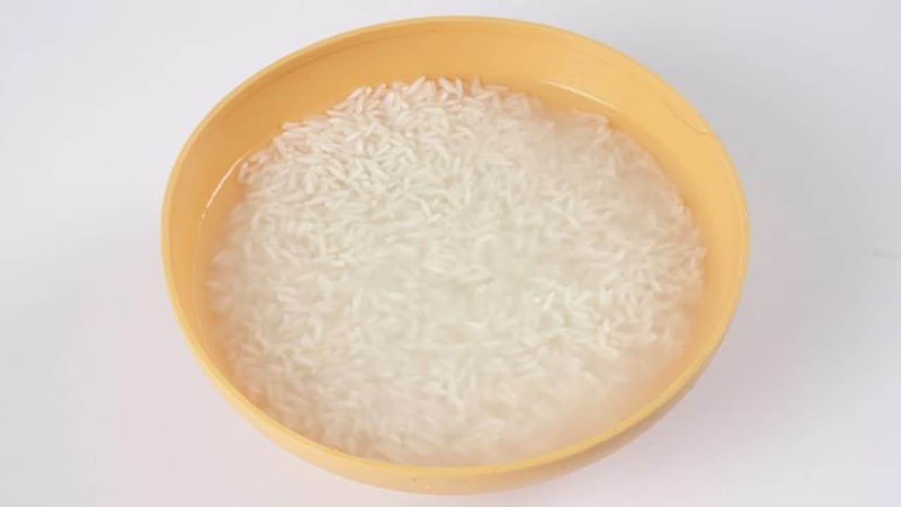 കഞ്ഞിവെള്ളം വെറുതേ കളയല്ലേ...ഒരു ഗുണമുണ്ട് !