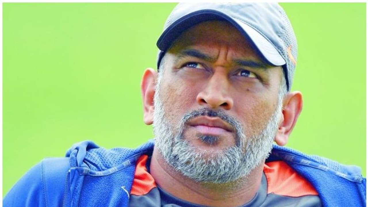 ധോണിയുടെ നോയിഡയിലെ വീട്ടില് മോഷണം ധോണിയുടെ നോയിഡയിലെ വീട്ടില് മോഷണം