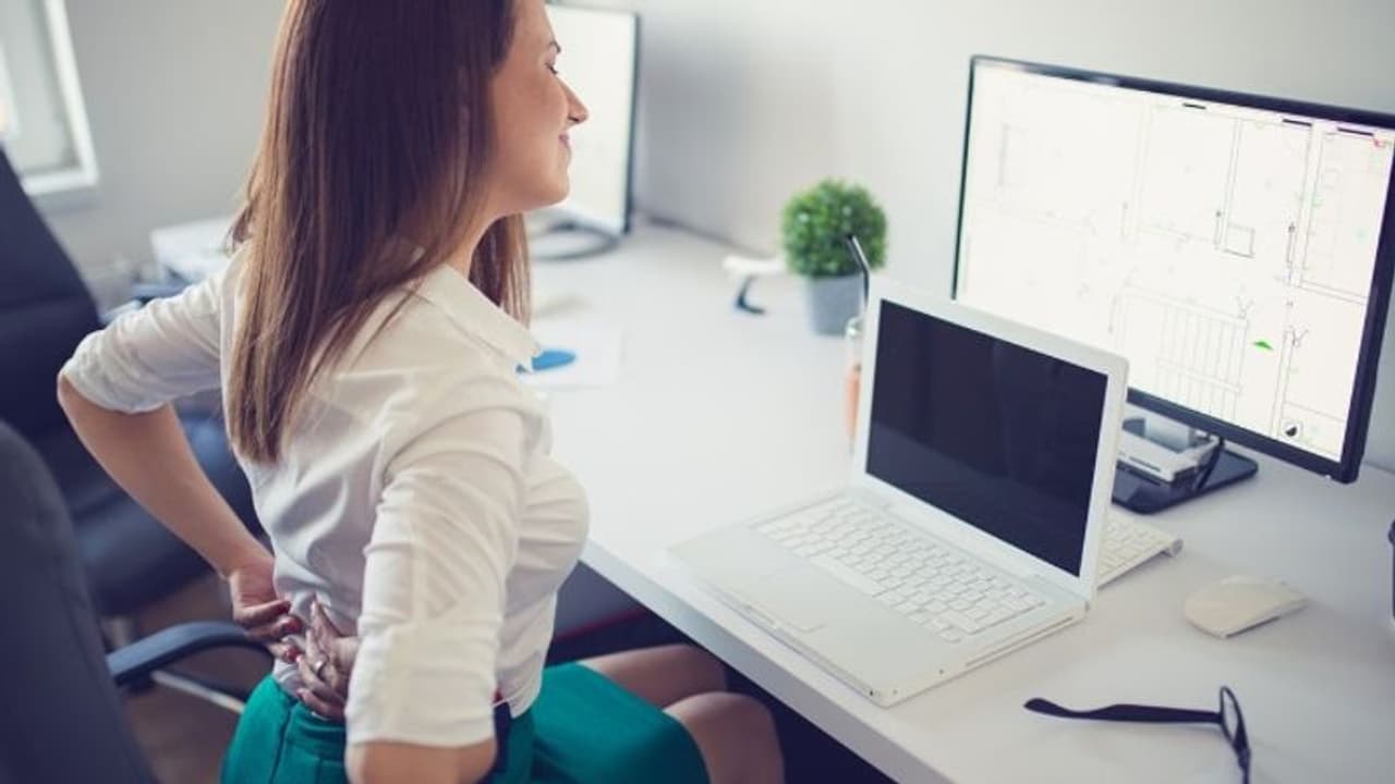 ദീര്ഘനേരം ഇരുന്ന് ജോലി ചെയ്യുന്നവരാണോ നിങ്ങള്? എങ്കില് പതിവായി ചെയ്യേണ്ടൊരു കാര്യം... ദീര്ഘനേരം ഇരുന്ന് ജോലി ചെയ്യുന്നവരാണോ നിങ്ങള്? എങ്കില് പതിവായി ചെയ്യേണ്ടൊരു കാര്യം...