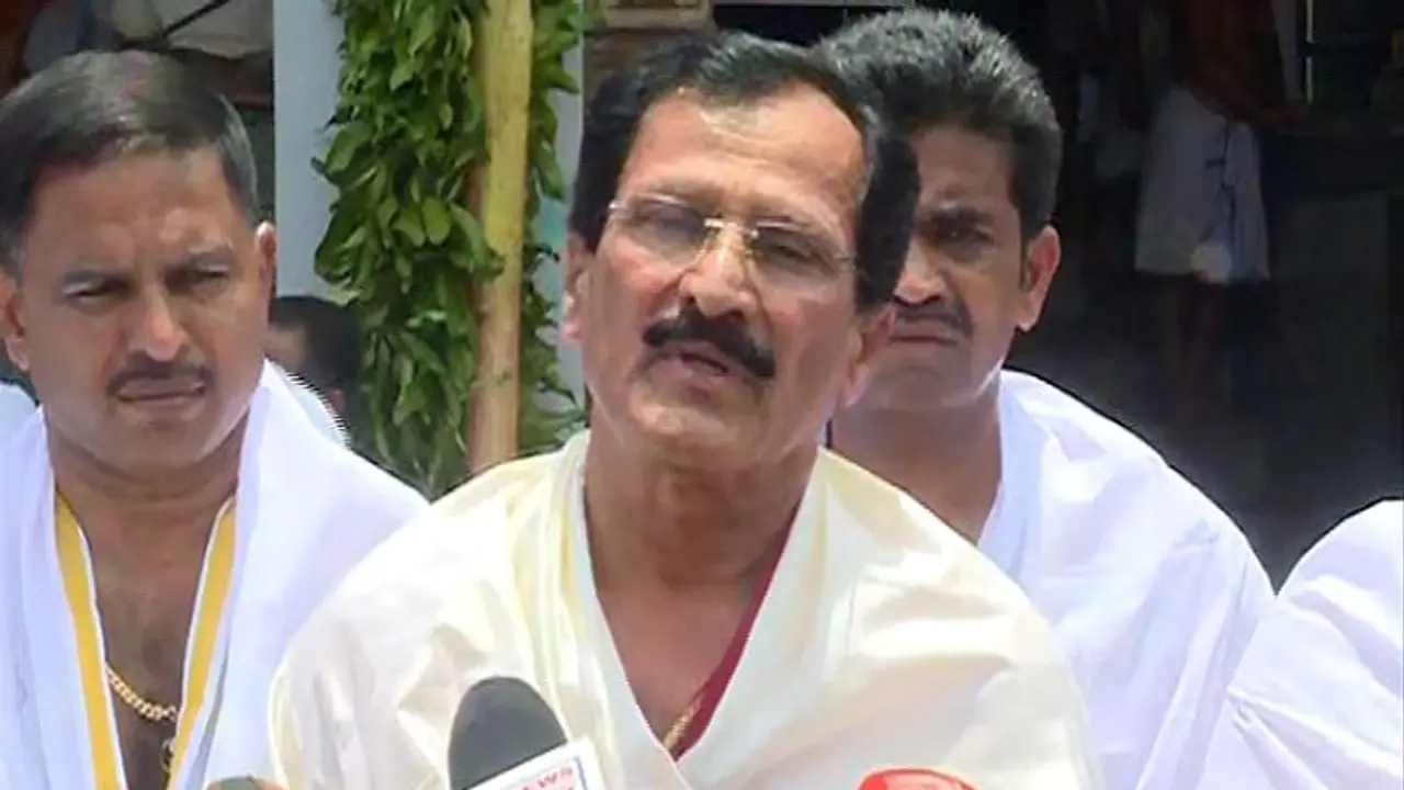 ಎದುರಿಗೆ ಡಿಕೆಶಿ ಸಂಬಂಧಿ ಎಂದ್ರೆ ಸಾಕಾಗೋಲ್ಲ: ಸಿಡಿದೆದ್ದ ಮುದ್ದಹನುಮೇಗೌಡ ಎದುರಿಗೆ ಡಿಕೆಶಿ ಸಂಬಂಧಿ ಎಂದ್ರೆ ಸಾಕಾಗೋಲ್ಲ: ಸಿಡಿದೆದ್ದ ಮುದ್ದಹನುಮೇಗೌಡ