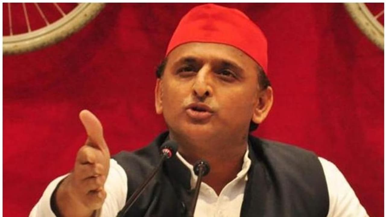 ഇലക്ട്രോണിക് വോട്ടിങ് മെഷീനിൽ അട്ടിമറി നടന്നു; ആരോപണവുമായി അഖിലേഷ് യാദവ് ഇലക്ട്രോണിക് വോട്ടിങ് മെഷീനിൽ അട്ടിമറി നടന്നു; ആരോപണവുമായി അഖിലേഷ് യാദവ്