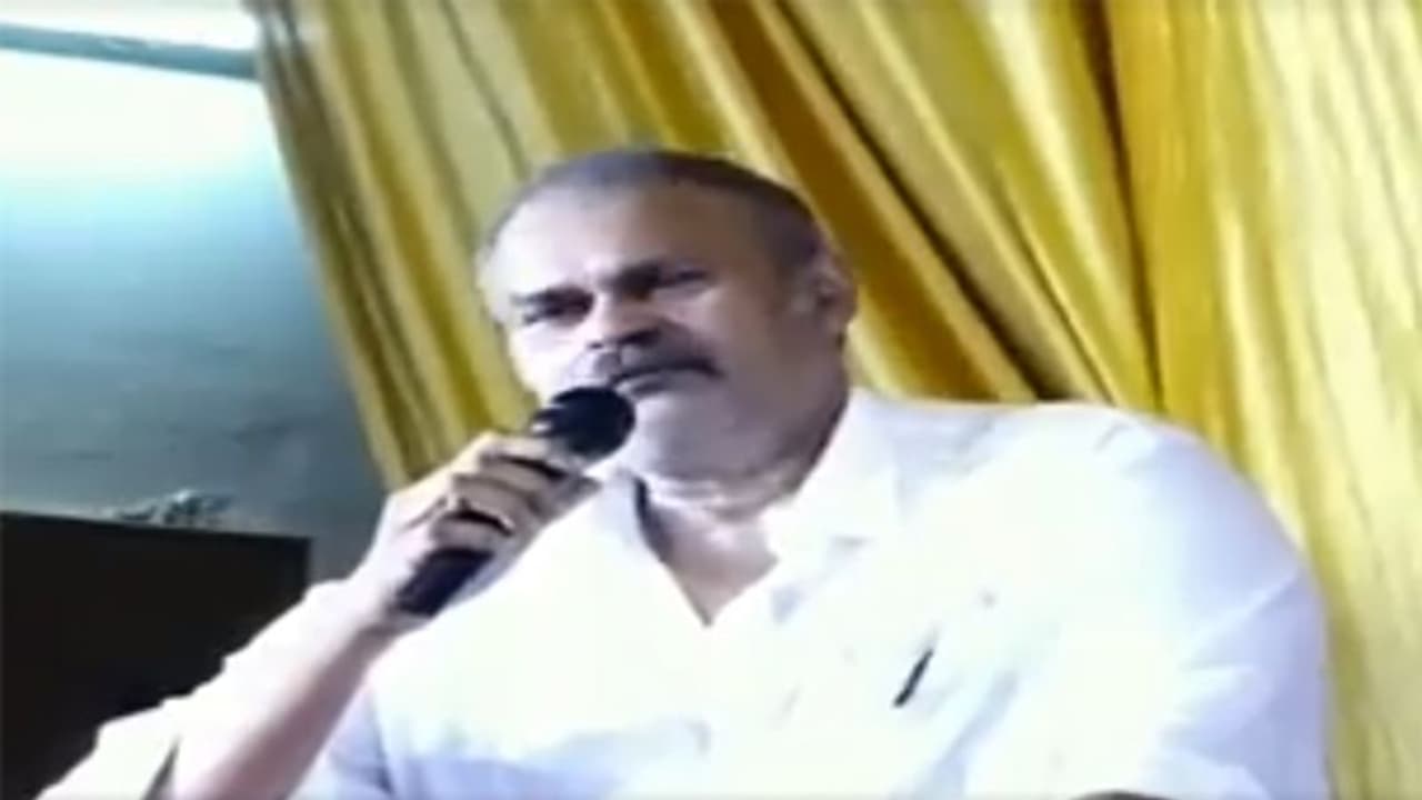 ఒరేయ్ రాస్కెల్స్ అంటూ తెలంగాణ విద్యార్థుల ఆత్మహత్యలపై నాగబాబు సంచలనం ఒరేయ్ రాస్కెల్స్ అంటూ తెలంగాణ విద్యార్థుల ఆత్మహత్యలపై నాగబాబు సంచలనం